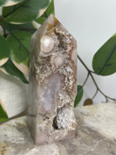 Load image into Gallery viewer, Druzy Flower Agate Tower
