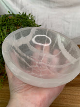 Load image into Gallery viewer, 15cm Round Selenite Bowl
