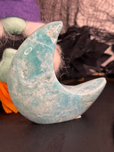 Load image into Gallery viewer, Blue Aragonite Standing Moon #75
