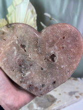 Load image into Gallery viewer, 1 Kilo Pink Amethyst Heart
