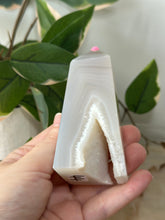 Load image into Gallery viewer, Druzy Agate Tower #44
