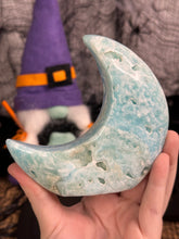 Load image into Gallery viewer, Blue Aragonite Standing Moon #75
