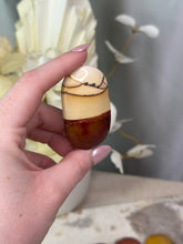 Load image into Gallery viewer, Mookaite Palmstones #16
