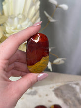 Load image into Gallery viewer, Mookaite Palmstones #18
