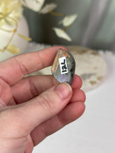 Load image into Gallery viewer, *HQ* Labradorite Leaves
