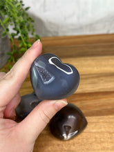 Load image into Gallery viewer, Druzy Agate Hearts #16
