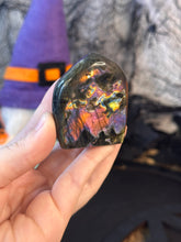 Load image into Gallery viewer, Labradorite Freeform #44
