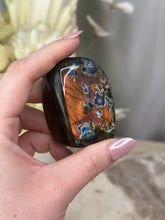 Load image into Gallery viewer, Labradorite Freeform #35B
