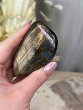 Load image into Gallery viewer, Labradorite Freeform #35A
