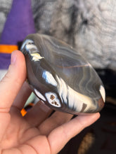 Load image into Gallery viewer, Orca Agate Bowl #60
