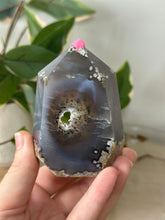 Load image into Gallery viewer, Druzy Agate Tower #30
