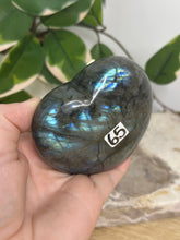 Load image into Gallery viewer, Labradorite Puffy Heart On Gold Stand
