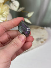 Load image into Gallery viewer, *HQ* Labradorite Leaves
