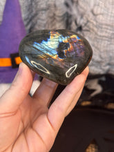 Load image into Gallery viewer, Labradorite Heart #22
