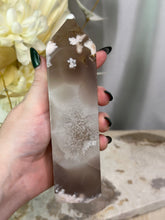Load image into Gallery viewer, Druzy Flower Agate Tower
