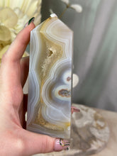 Load image into Gallery viewer, Druzy Agate Tower #55
