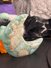 Load image into Gallery viewer, Blue Aragonite Standing Moon #80

