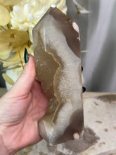 Load image into Gallery viewer, Druzy Flower Agate Tower
