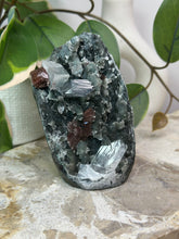 Load image into Gallery viewer, Green Comet Apophyllite #88
