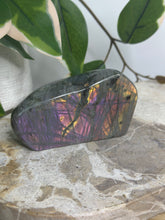 Load image into Gallery viewer, Labradorite Freeform #26
