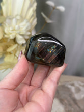 Load image into Gallery viewer, Labradorite Freeform #25A
