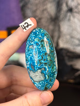 Load image into Gallery viewer, Malchite x Chrysocolla Shiva Lingams *Choose Your Own*
