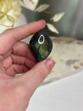 Load image into Gallery viewer, *HQ* Labradorite Leaves
