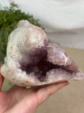 Load image into Gallery viewer, XXL Flower Agate x Pink Amethyst x Purple Amethyst Lizard Carving
