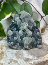 Load image into Gallery viewer, Blue Velvet Cluster #182
