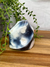 Load image into Gallery viewer, Orca Agate Flame
