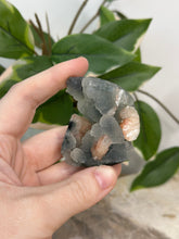 Load image into Gallery viewer, Blue Velvet Mini Cluster #58
