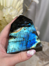 Load image into Gallery viewer, Labradorite Tower #90
