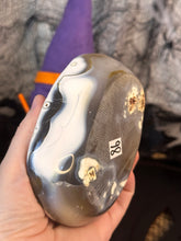 Load image into Gallery viewer, Orca Agate Bowl #86

