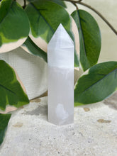 Load image into Gallery viewer, Mangano Calcite Tower #18
