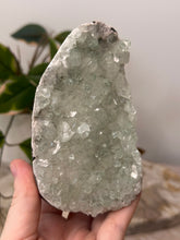 Load image into Gallery viewer, Pinky ~ Green Apophyllite Cut Base #112

