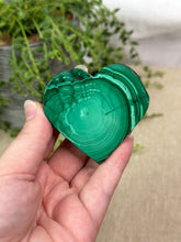 Load image into Gallery viewer, Malachite Heart On Stand #95
