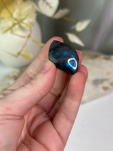 Load image into Gallery viewer, *HQ* Labradorite Leaves
