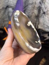 Load image into Gallery viewer, Orca Agate Bowl #86
