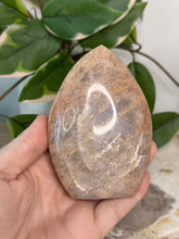 Load image into Gallery viewer, Peach Moonstone Flame
