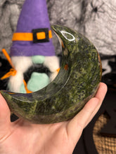 Load image into Gallery viewer, Serpentine Standing Moon #75A
