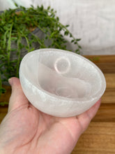 Load image into Gallery viewer, 10cm Round Selenite Bowl
