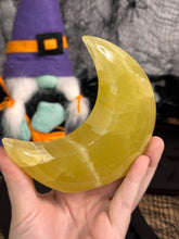 Load image into Gallery viewer, Lemon Calcite Standing Moon #85
