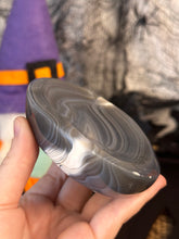 Load image into Gallery viewer, Orca Agate Bowl #47
