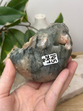 Load image into Gallery viewer, Blue Velvet Cluster #145
