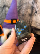 Load image into Gallery viewer, Labradorite Freeform #46
