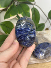 Load image into Gallery viewer, Sodalite Palmstones #16
