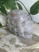 Load image into Gallery viewer, Flower Agate Skull
