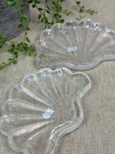 Load image into Gallery viewer, Clear Quartz Seashell Bowls
