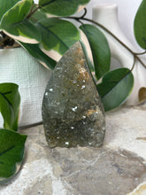 Load image into Gallery viewer, Druzy Agate Flame #66
